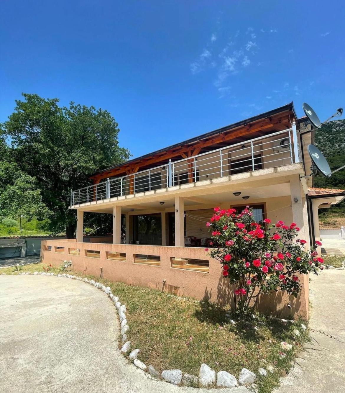 Stars Residence Petrovac Екстериор снимка