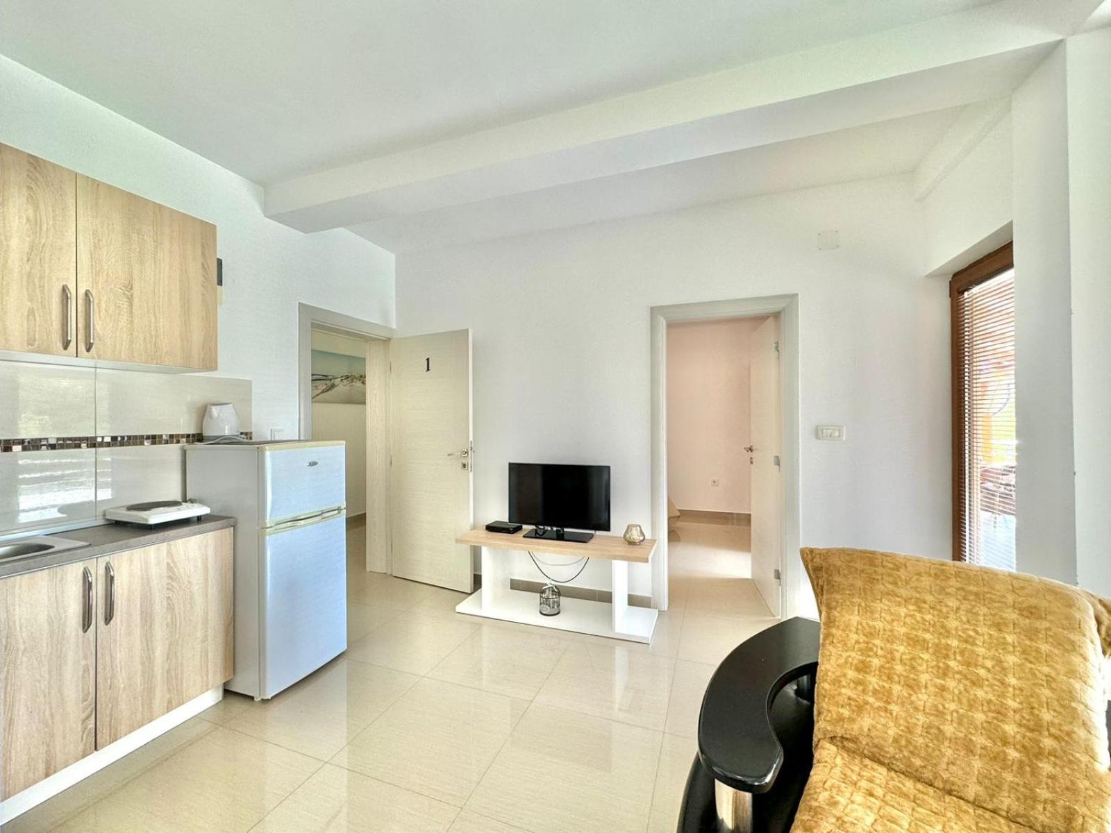 Stars Residence Petrovac Екстериор снимка
