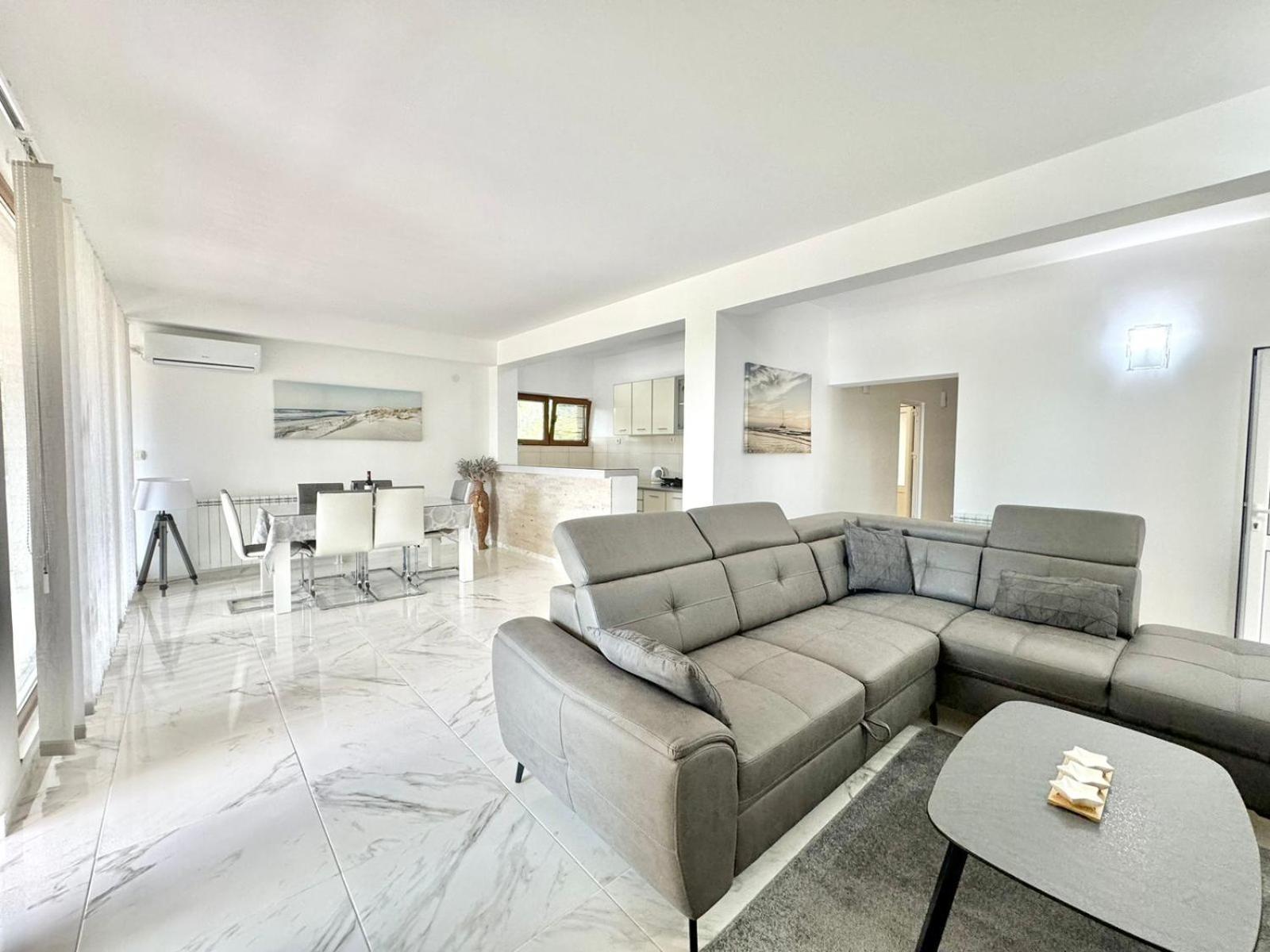 Stars Residence Petrovac Екстериор снимка