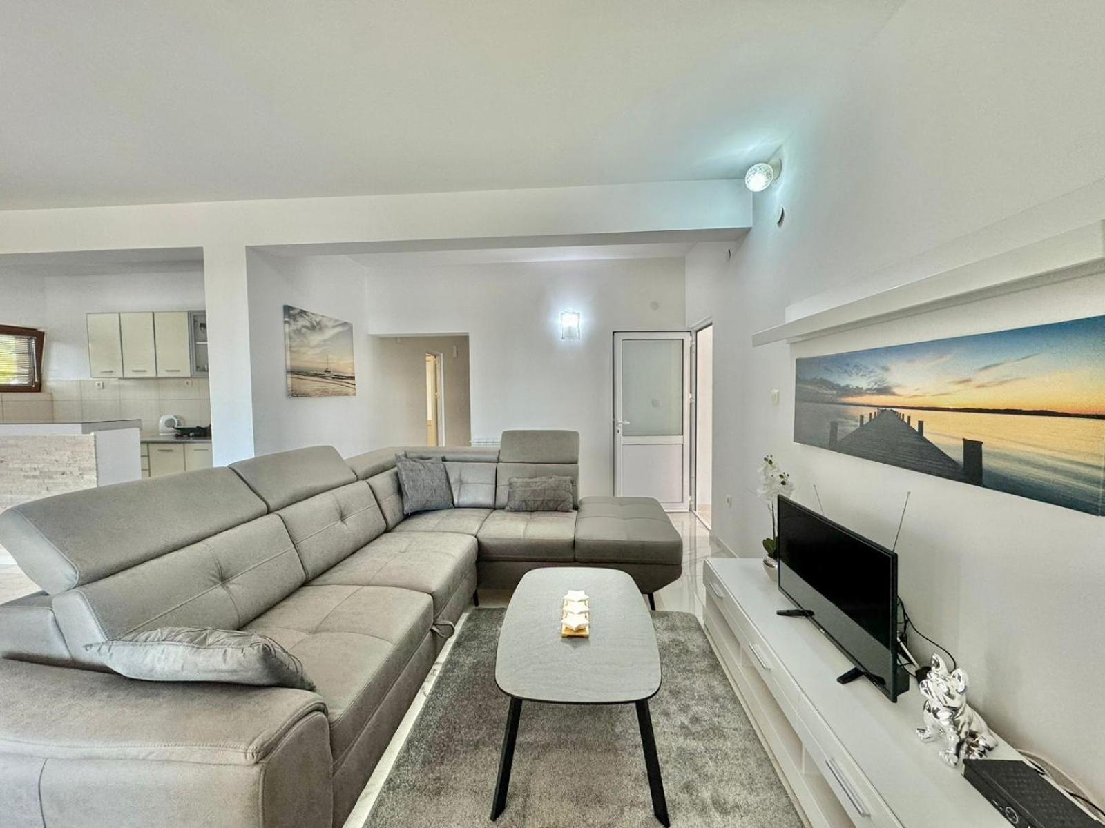 Stars Residence Petrovac Екстериор снимка