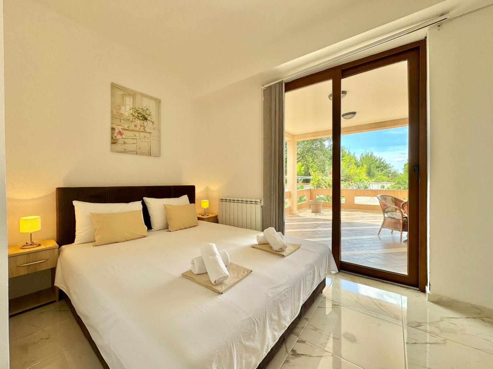 Stars Residence Petrovac Екстериор снимка